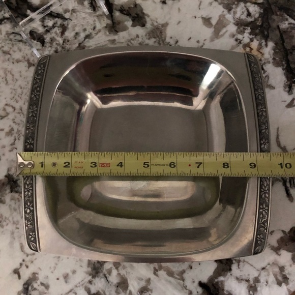 Vintage Stainless Steel Japan Bowls Set with Floral Details - Picture 9 of 12